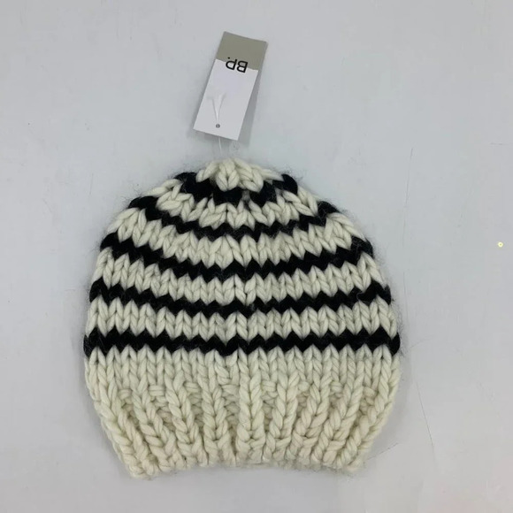 Nordstrom Accessories - BP Nordstroms Women's Chunky Knit Striped Fitted Beanie One Size‎ NWT